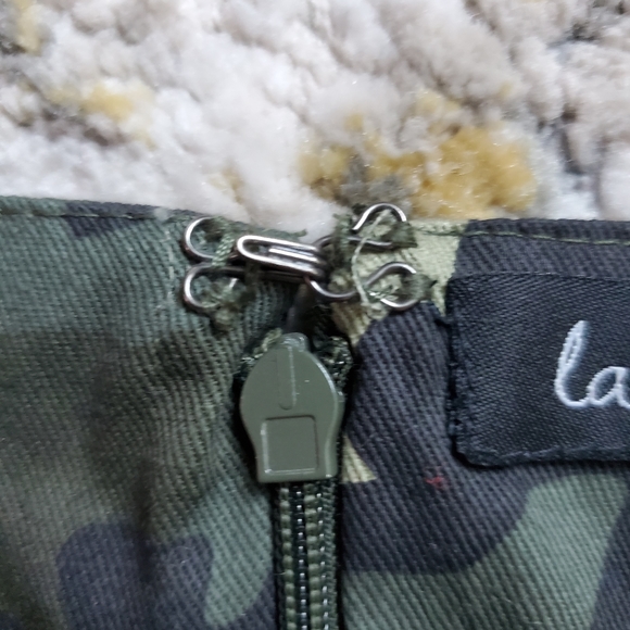 Last Kiss Sleeveless Camo Top with Cutouts - Picture 4 of 8